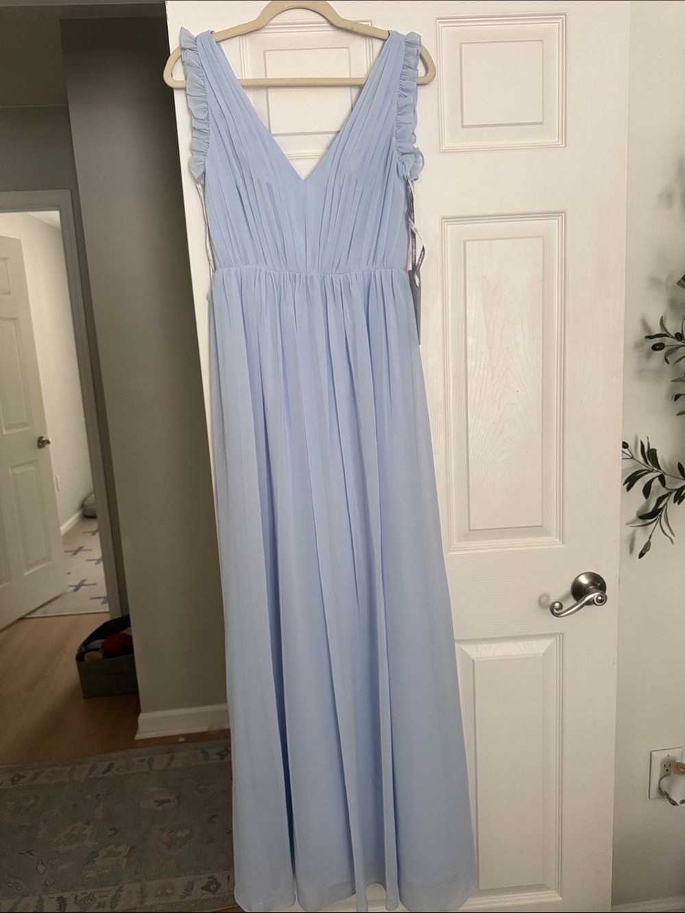 Monique Lhuillier Light Blue Chiffon V-Neck Ruffled Strap Gown